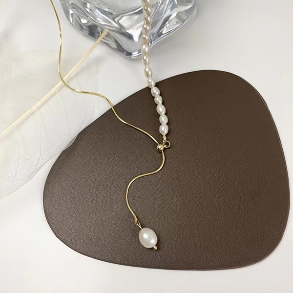 Adjustable Pearl Necklace